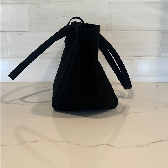 VIVAIA The Trapeze Tote Bag - Picture 11 of 15